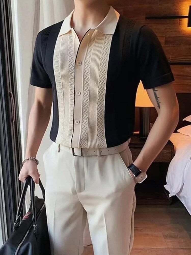 Schwarz-beiges Strickpoloshirt mit Streifendesign und klassischem Kragen