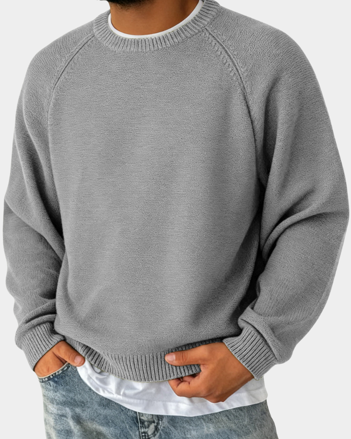 Grauer Herrenpullover mit Rundhalsausschnitt und lockerer Raglan-Passform