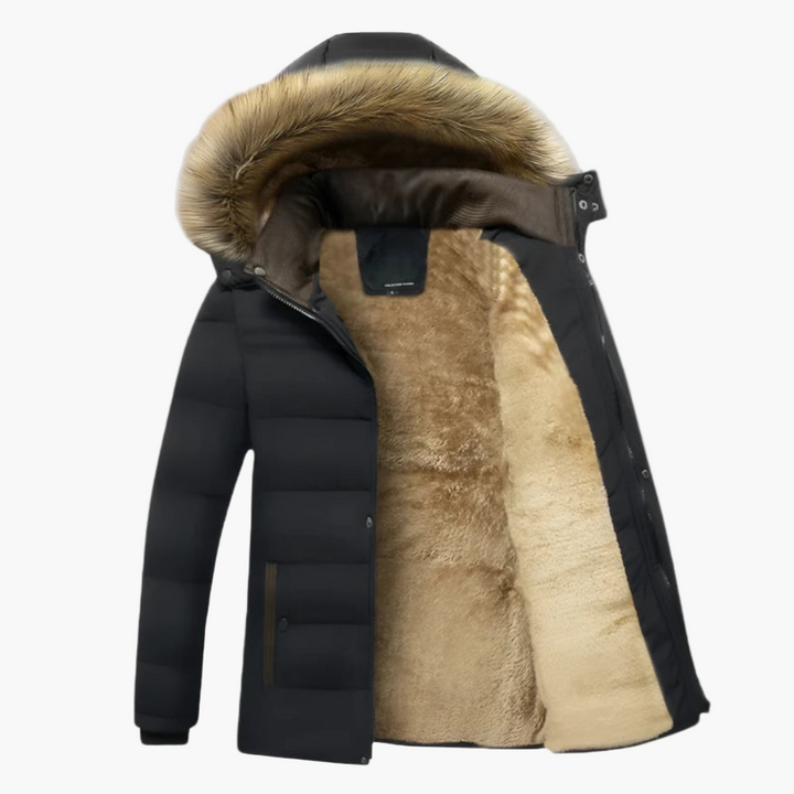 Schwarze Winterjacke offen getragen mit warmem Teddyfutter
