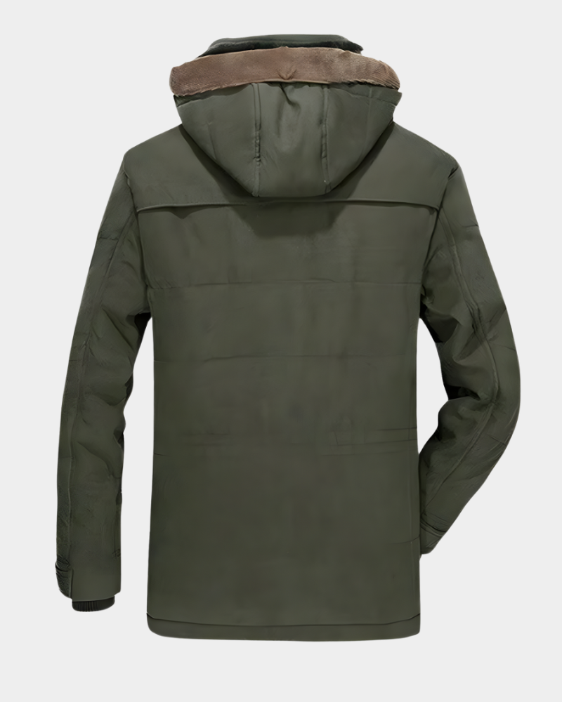 Rückenansicht der olivgrünen Winterjacke mit gefütterter Kapuze